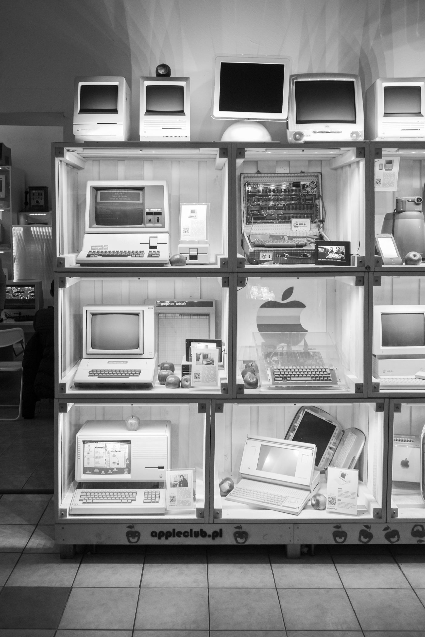 Early Apple computers on museum shelves